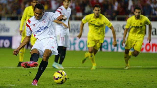 Sevillas Matchwinner: Carlos Bacca traf in der Nachspielzeit vom Elfmeterpunkt.
