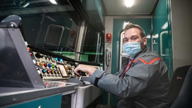 U-Bahnfahrer Raffael Zabuschnigg: Der Sonnenaufgang gehört zu seinem Arbeitsalltag