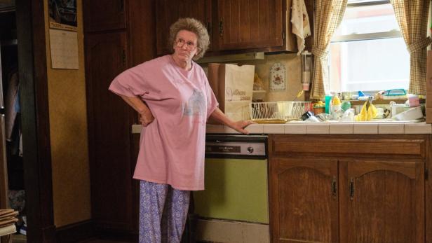 Glenn Close als raubeinige Großmutter von J. D. Vance, die mit tatkräftiger Unterstützung die Karriere ihres Enkels vom Unterschichtsbuben zum Anwalt ermöglicht