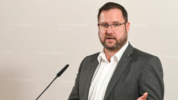 Hafenecker kritisiert: ÖVP will U-Ausschuss "herunterdodeln"