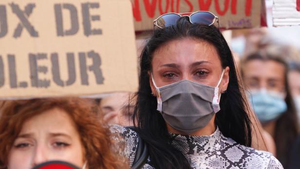 Demo gegen Gewalt gegen Frauen in Paris: Ausgangssperren haben die Not misshandelter Frauen verschärft