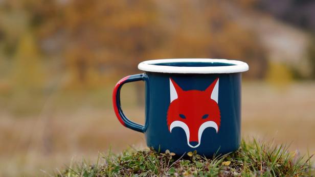 Fuchs Emaille Tasse von ESCA: Der perfekte Begleiter beim Camping und im Büro