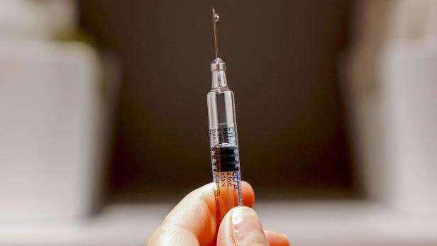 Experten: Corona-Impfstoffe sind so wirksam wie Zeckenimpfung
