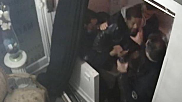 Prügel-Attacke in Paris: Video überführt Polizisten