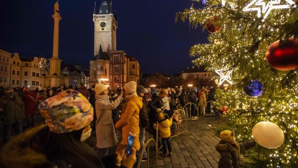 Von der Schule zum Weihnachtsmarkt: Tschechien sperrt auf
