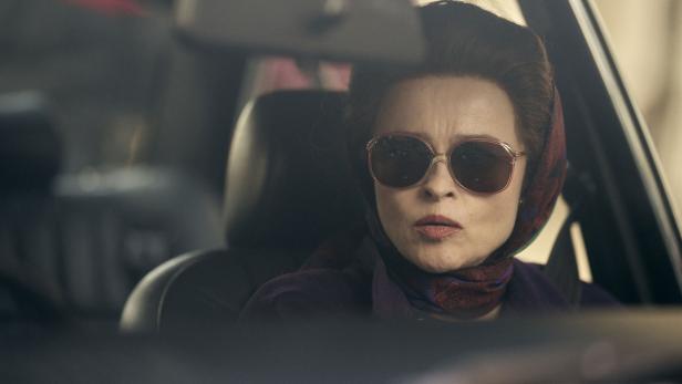 Helena Bonham Carter sieht moralische Verantwortung, "The Crown" als Fiktion zu deklarieren