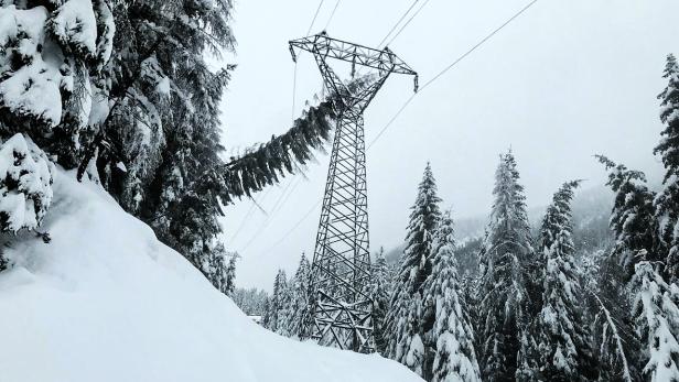 Schneemassen: 50-Jähriger bei Arbeiten an Strommast in Osttirol verletzt