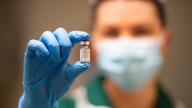 Kanada und Großbritannien haben dem Corona-Impfstoff des Mainzer Unternehmens Biontech und seines US-Partners Pfizer schon eine Notfallzulassung erteilt.