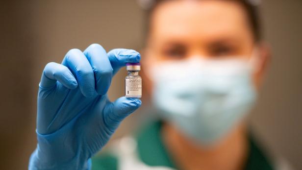 Krankenschwester verabreichte versehentlich Grippe- statt Corona-Impfung