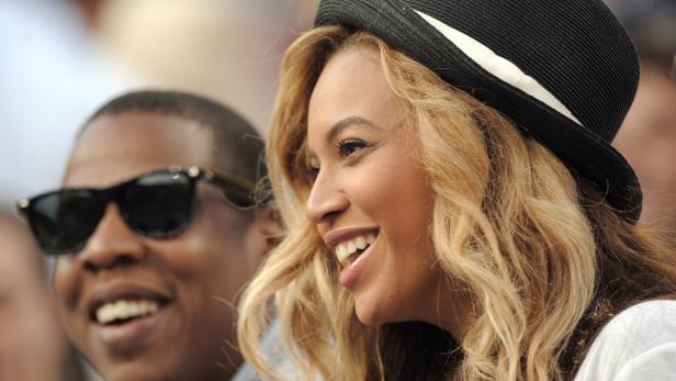 Beyoncé Knowles bekommt ihre eigene Marke für das Modelabel Topshop. Das Thema: „Athletic Streetwear“, soll heißen coole Sportmode, die nicht nur fürs Fitnessstudio taugt, sondern auch für den Weg dorthin.
