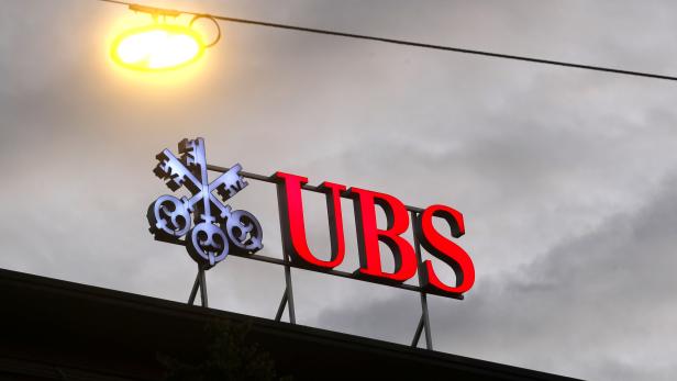 FILE PHOTO: Logo of Swiss bank UBS is seen in Zurich