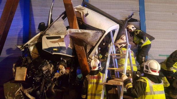 Schwerer Unfall mit einem Toten auf der Tangente Richtung Graz