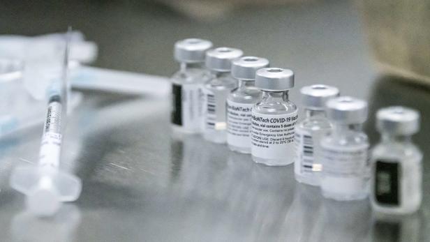 Entwicklung von Covid-19-Impfstoffen ist "Durchbruch des Jahres"