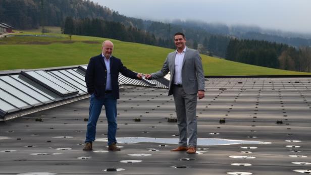 CLEEN Energy AG und Welser Profile realisieren Niederösterreichs größte Aufdach-Photovoltaikanlage. Credits: Welser Profile