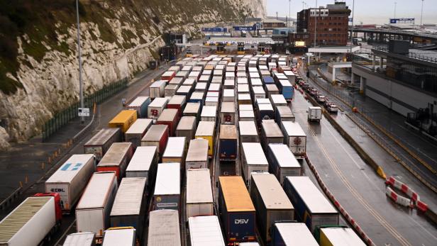 Lkw-Staus im Hafen von Dover