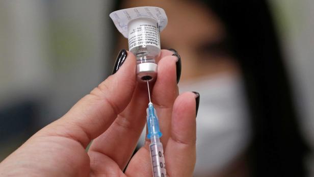 Virologe zur Corona-Impfung: "Bisher keine Hinweise auf Impfschäden"