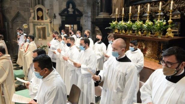Die angehenden Priester bei der Priesterweihe im Oktober.