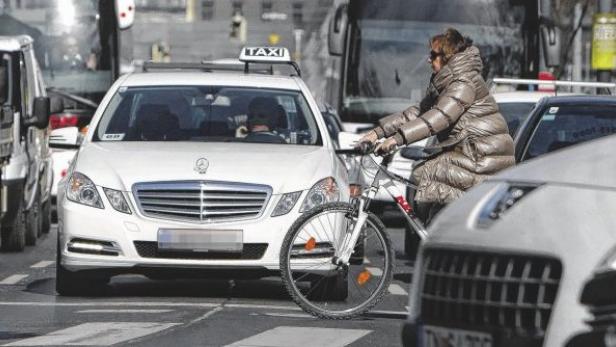 Weniger Autos, dafür mehr Öffibenutzer, Fußgänger und Radfahrer: So will die Wiener Stadtregierung in den nächsten Jahren die hohe Lebensqualität erhalten