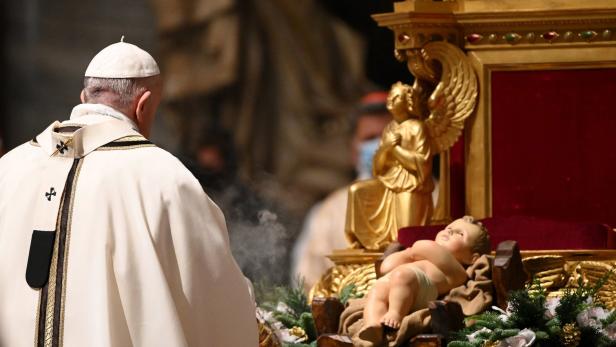 Papst hielt Christmette im Vatikan vor 200 Gläubigen