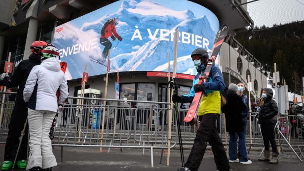 Regierung schärft beim Skifahren nach; AstraZeneca-Impfstoff muss warten