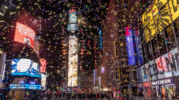 New York: Konfetti und "ball drop" - aber kaum Menschen am Times Square