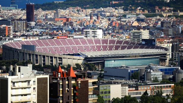Luftaufnahme des Camp Nou Stadions in Barcelona.