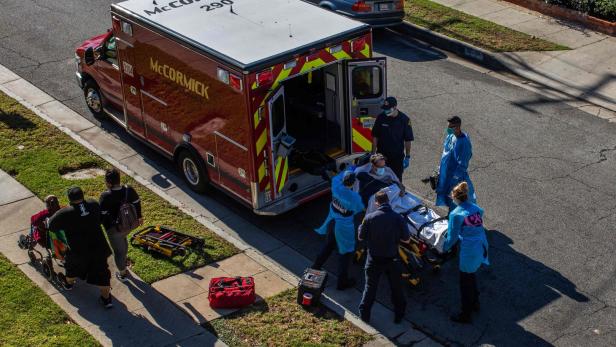 Corona: LA-Rettungswagen transportieren manche Patienten nicht mehr