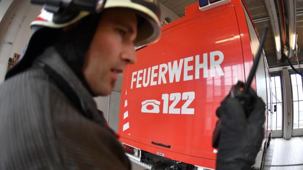 Salzburg: Feuerwehr, Notruf 122, Einsatzkräfte.