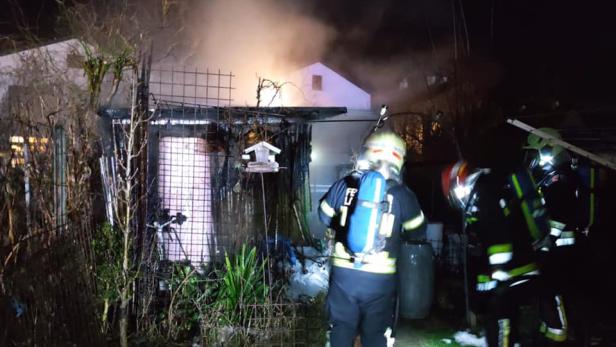 Gartenhütte stand in Flammen: FF Langenlois rückte aus