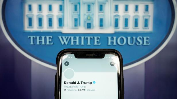 Spitzenpolitiker sehen Trumps Twitter-Sperre skeptisch