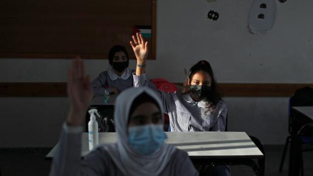 UNRWA schools reopen partially amid COVID-19