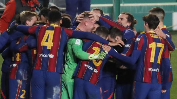 Spanish Super Cup - Semi Final - Real Sociedad v FC Barcelona