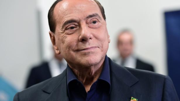 Ex-Premier Berlusconi mit Herzproblemen ins Spital eingeliefert