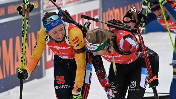 BIATHLON-WORLD-WOMEN-MASS START