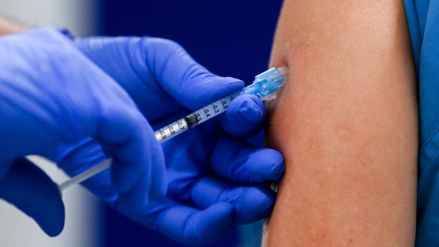 Impfung - Weitere Politikervorreihungen in OÖ