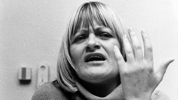 Alice Schwarzer: Vom ersten Kuss und Liebe zu Frauen