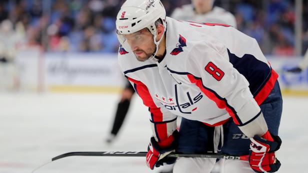 Ohne Masken getroffen: NHL-Star brach die Corona-Regeln