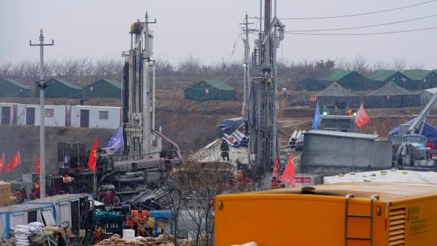 Grubenunglück in 600 Meter Tiefe in China: Erster von 22 Verschütteten gerettet