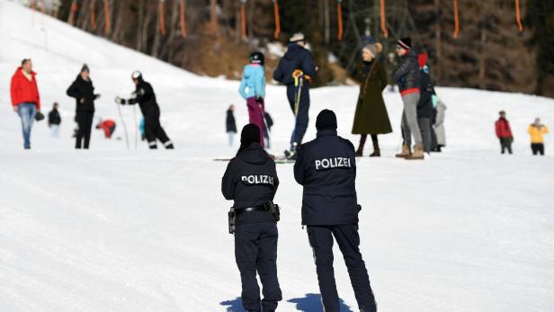 Verschärfungen bei Einreise: Illegalen Skiurlaubern drohen satte Strafen