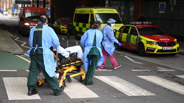 Großbritannien meldete mehr als 100.000 Todesfälle