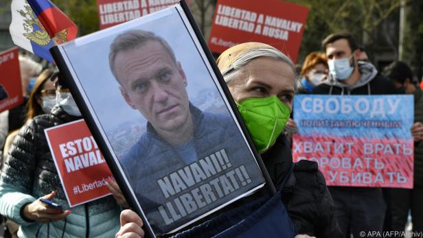 Weltweit demonstrieren Menschen für Nawalny