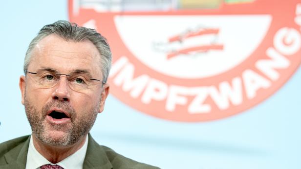 FPÖ-Chef Hofer ermahnte Maskenverweigerer, jetzt reichen ihm Trennwände und Abstand
