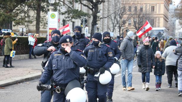 Demo-Verbote: Polizei ortet "Gesetzwidrigkeiten in großem Ausmaß", FPÖ empört