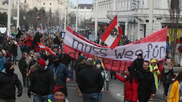 Podcast: Spielt Demo-Verbot der FPÖ in die Karten?