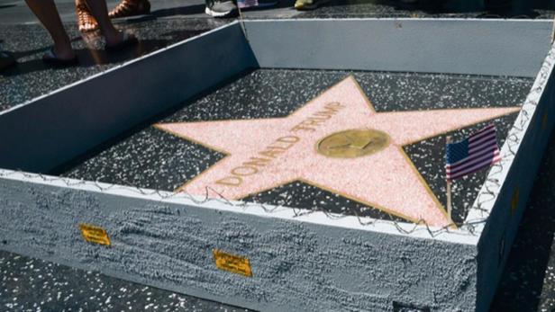 Mini-Mauer um Trumps Hollywood-Stern gebaut