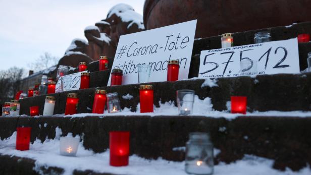 Kerzen für die Toten durch Corona in Deutschland Ende Jänner