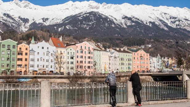Aui! Ummi! Oi! Eini! Die Himmelsrichtungen der Innsbrucker