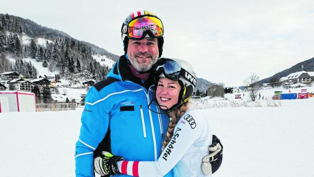 Oberösterreichs Ski-Präsident Firzt Niederndorfer mit seiner Tocher Maria: Sie ist eine der vielen Verletzten.