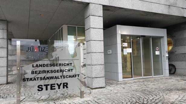 Zwei mutmaßliche Staatsverweigerer erneut in Steyr vor Gericht