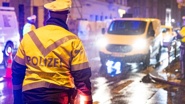 Stadtpolizeikommando Linz führte in der Nacht nei Autolenkern 90 Alko-Vortests durch (Symbolbild)
